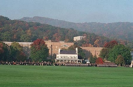 Old Grads Walk.jpg (43173 bytes)