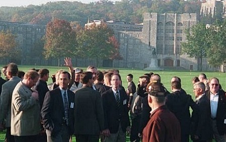 Old Grads2.jpg (47662 bytes)